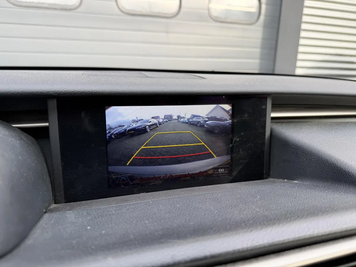 300h Business Line Pro | Navigatie | Camera | DAB | Lederen Bekleding | Lichtmetalen Velgen |