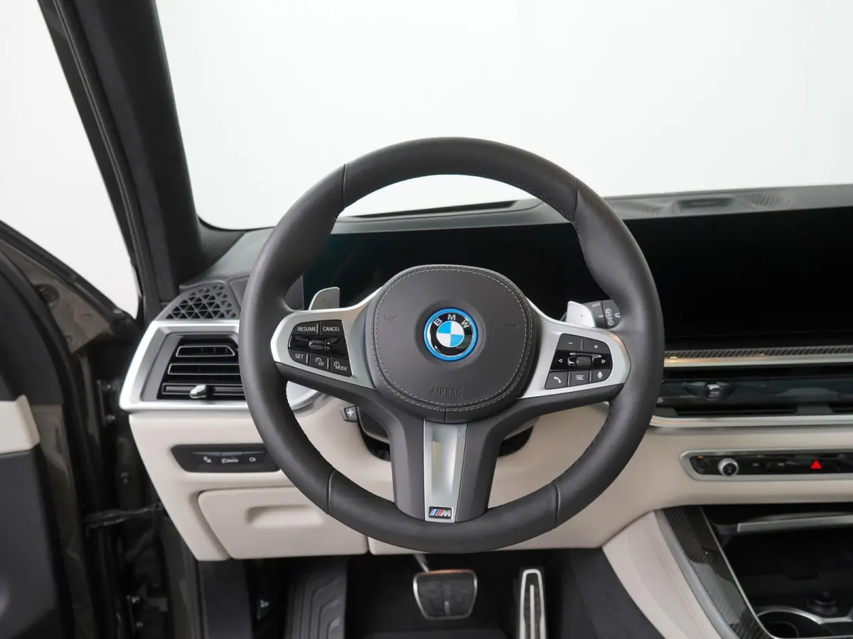 xDrive50e | SoH 100% | M-Sport Pro | Bowers & Wilkins | Sky Lounge | Alcantara Hemel | Soft Close | Stoelventilatie | Stoelverwarming V+A | Head-Up |