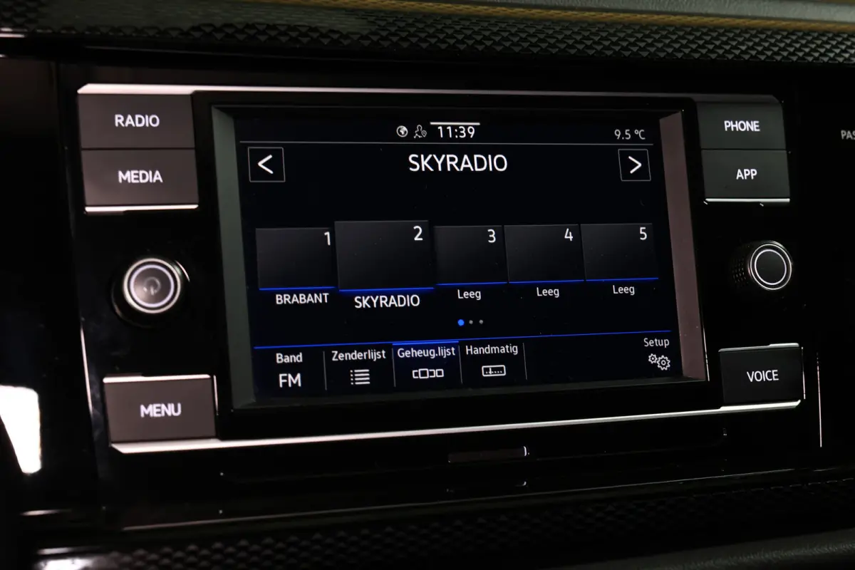 1.0 TSI Highline MODEL 23 AUT VIRTUAL DashB CARPLAY AIRCO STOELVW R line Vlgn PDC "21