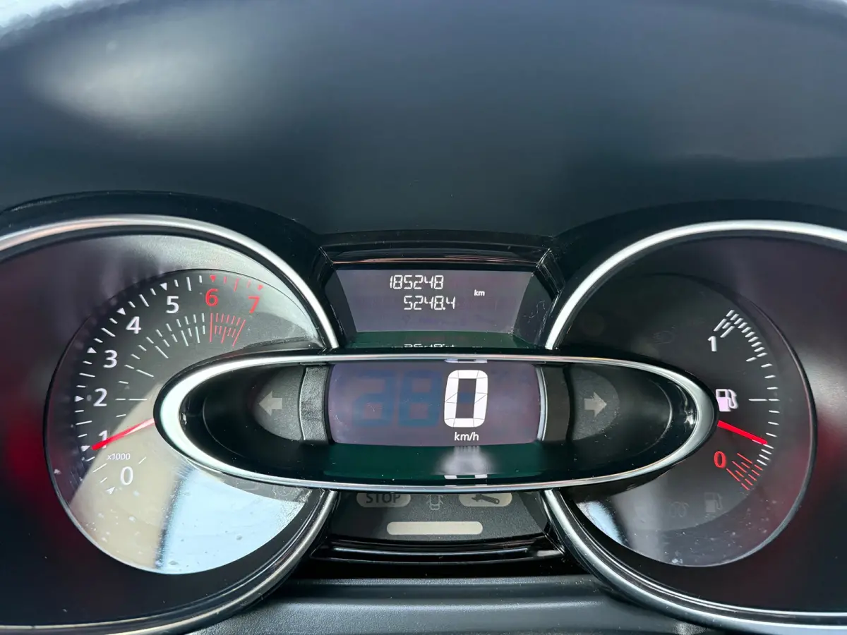 0.9 TCe Zen 2e Eigenaar,Trekhaak,Airco,Navi,Cruise,ElektrischeRamen,DealerOnderhouden,N.A.P!Apk tot 13-08-2026!