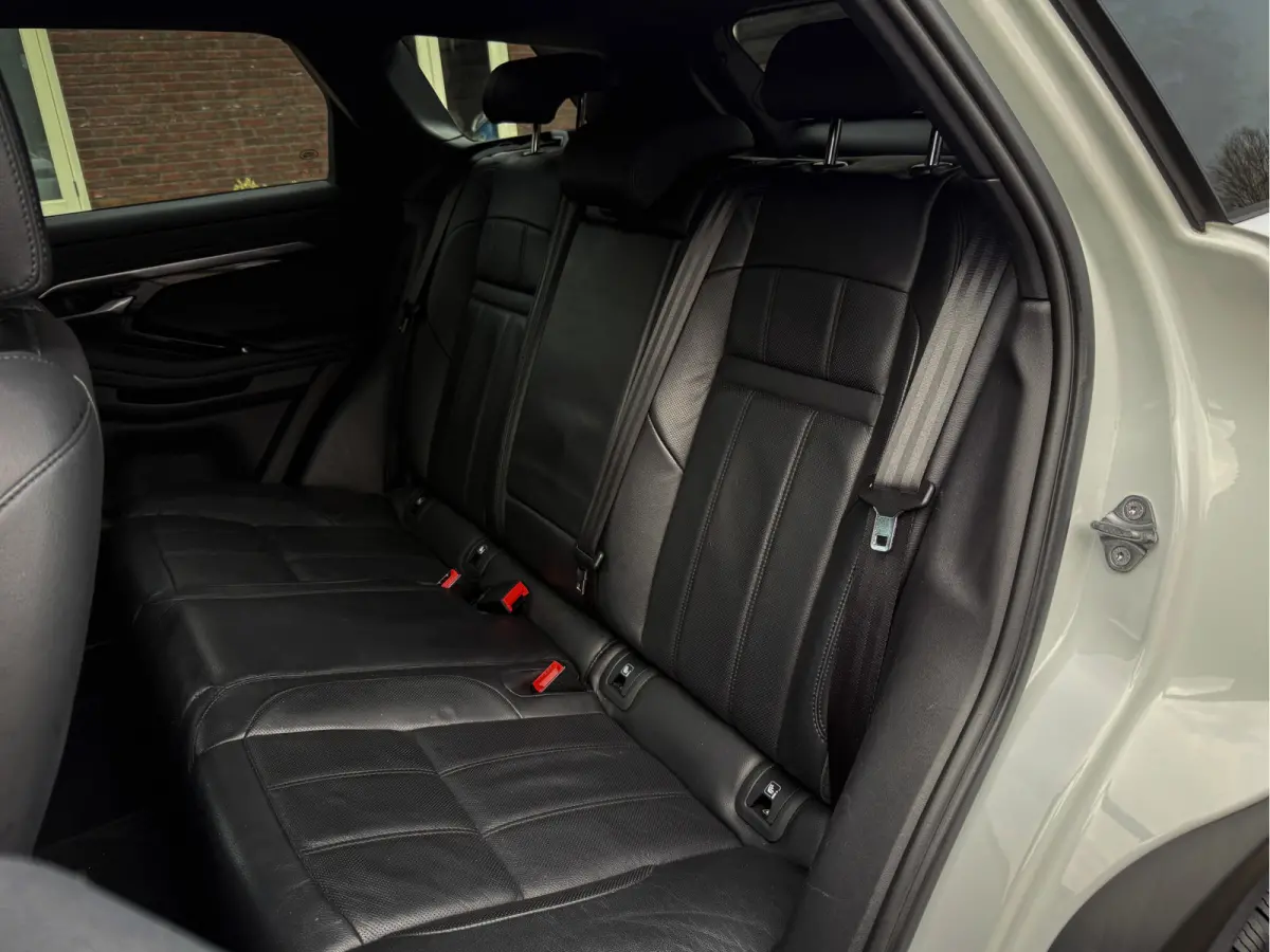 2.0 P200 AWD R-Dynamic - Afn. trekhaak! Verw + elek verstelb stoelen, Stuurverw, Cruise, Navi!