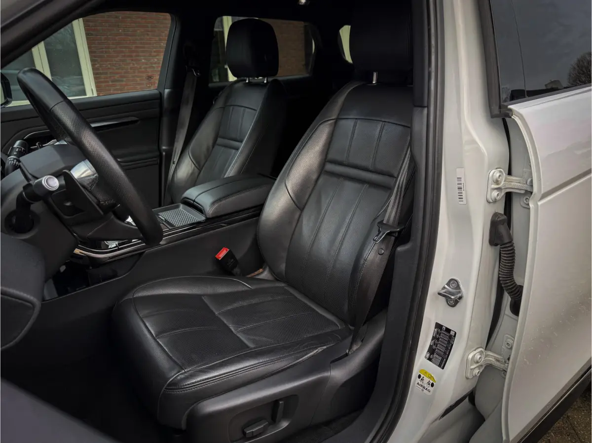 2.0 P200 AWD R-Dynamic - Afn. trekhaak! Verw + elek verstelb stoelen, Stuurverw, Cruise, Navi!