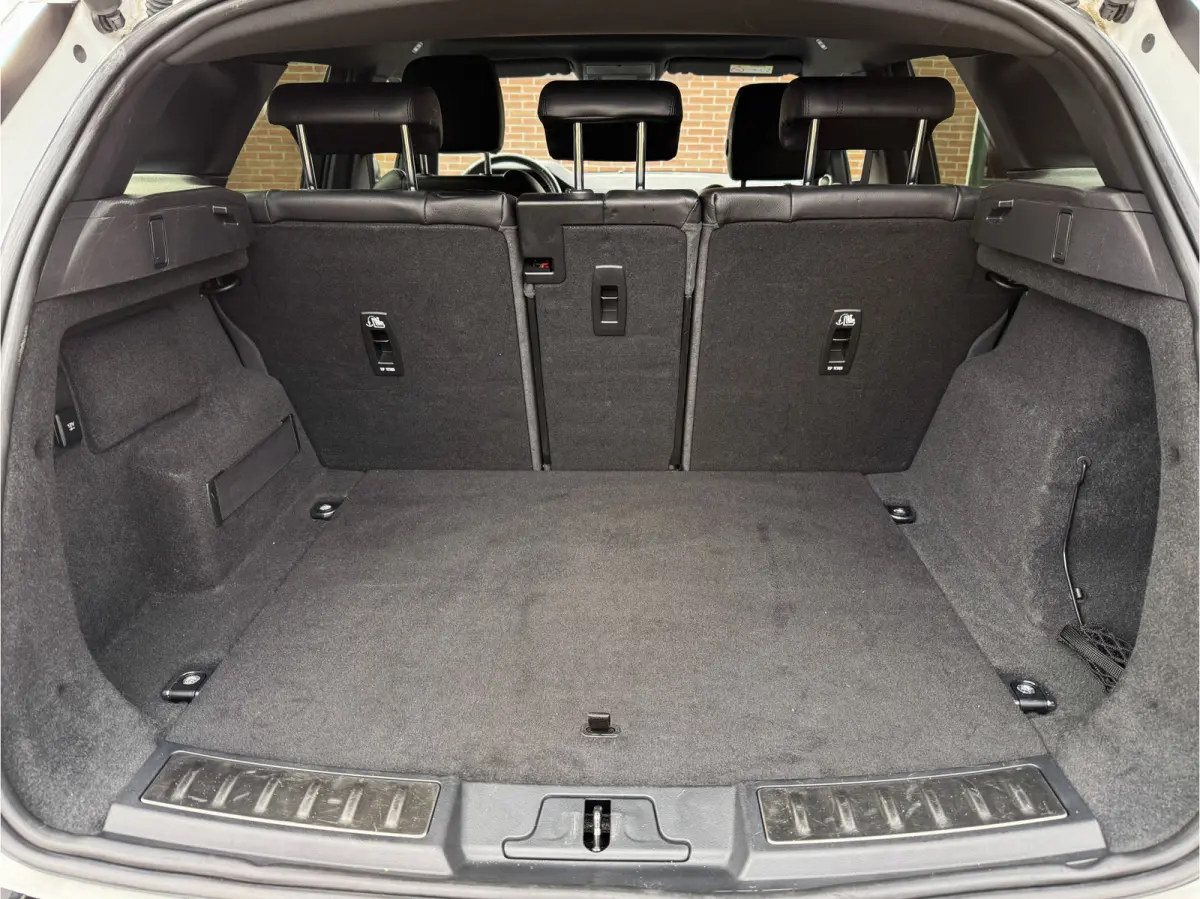 2.0 P200 AWD R-Dynamic - Afn. trekhaak! Verw + elek verstelb stoelen, Stuurverw, Cruise, Navi!