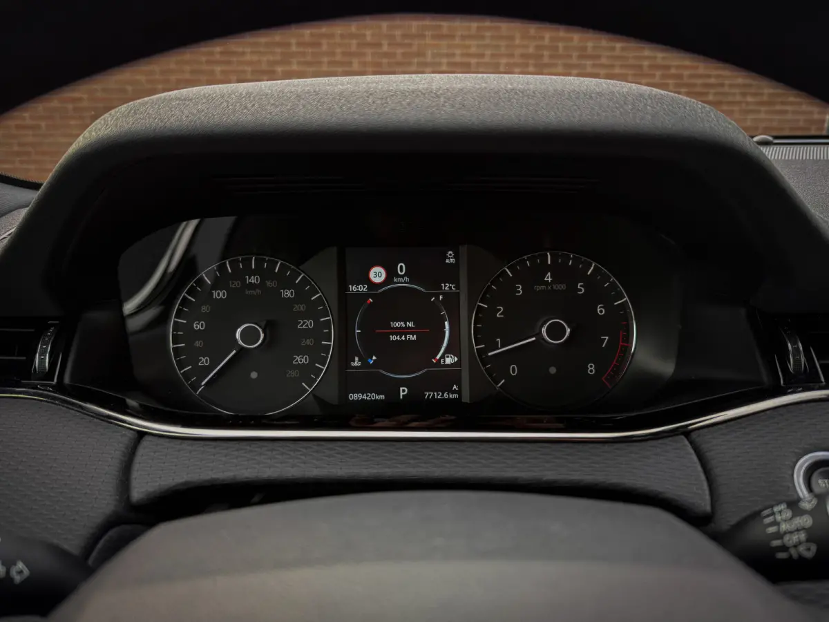 2.0 P200 AWD R-Dynamic - Afn. trekhaak! Verw + elek verstelb stoelen, Stuurverw, Cruise, Navi!