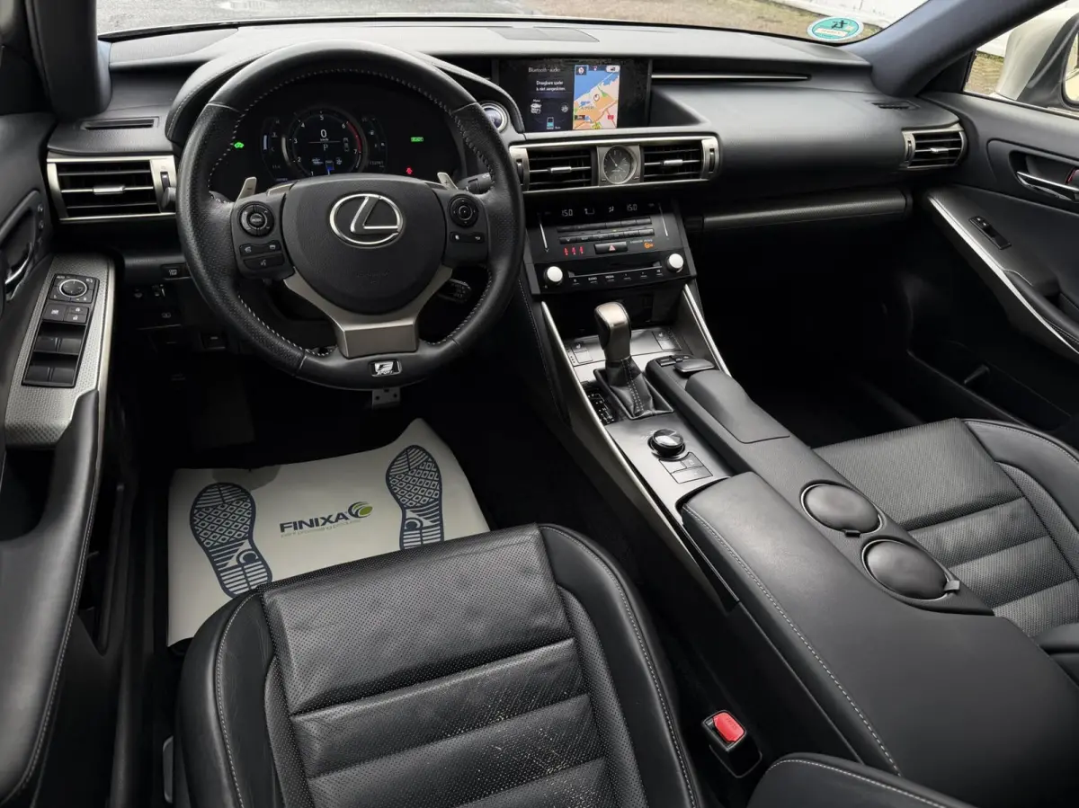 300h F Sport - LEVINSON/NAVI/STOELKOEL/CAMERA/NAP