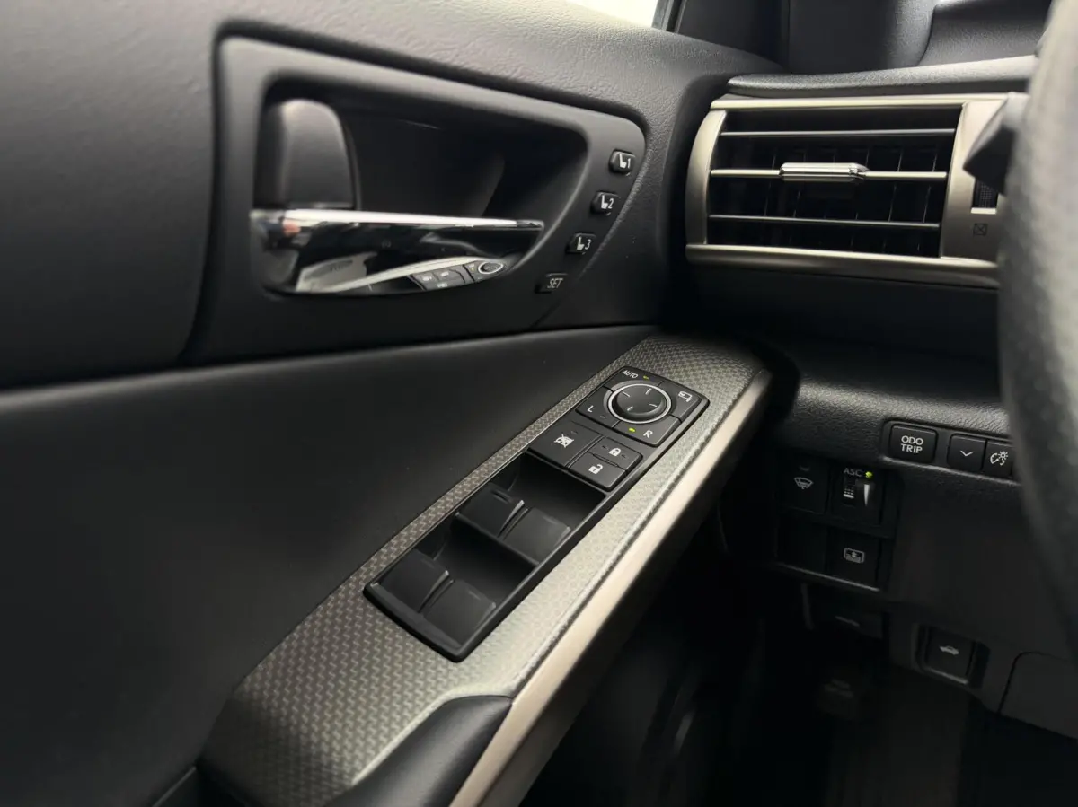 300h F Sport - LEVINSON/NAVI/STOELKOEL/CAMERA/NAP