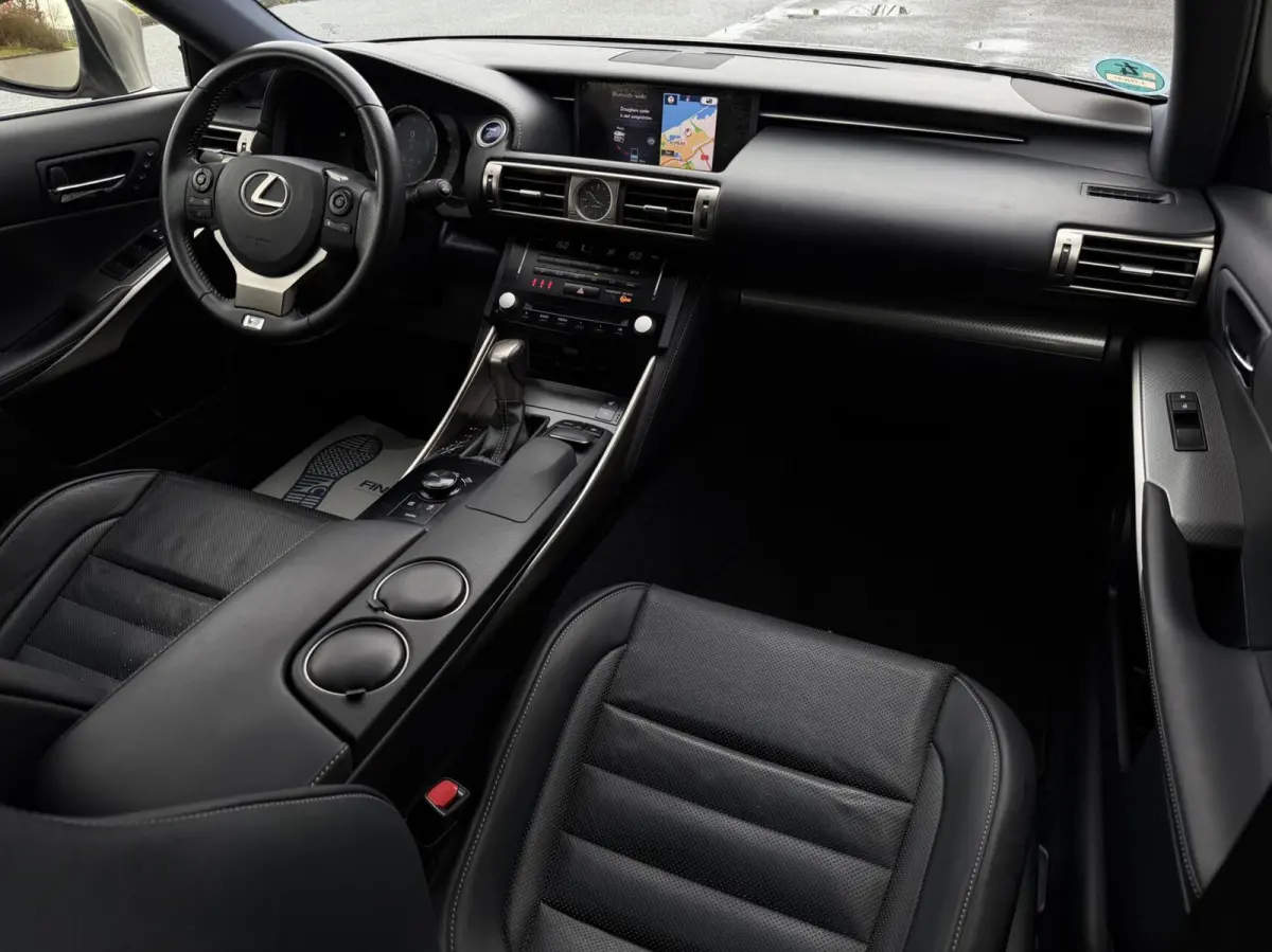 300h F Sport - LEVINSON/NAVI/STOELKOEL/CAMERA/NAP