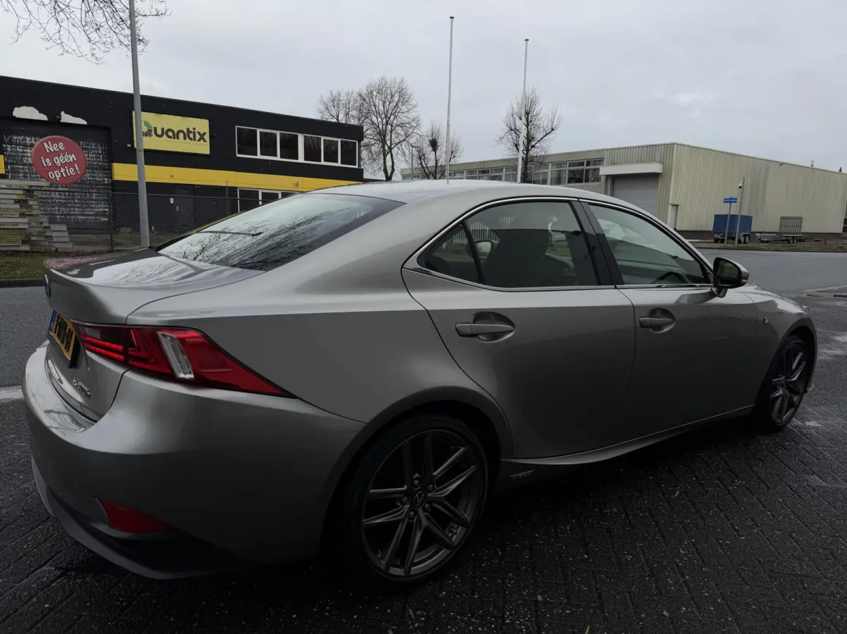 300h F Sport - LEVINSON/NAVI/STOELKOEL/CAMERA/NAP
