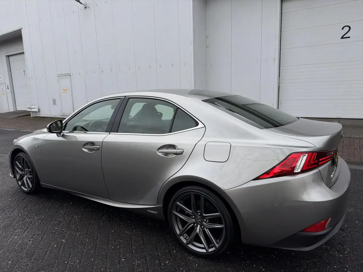300h F Sport - LEVINSON/NAVI/STOELKOEL/CAMERA/NAP