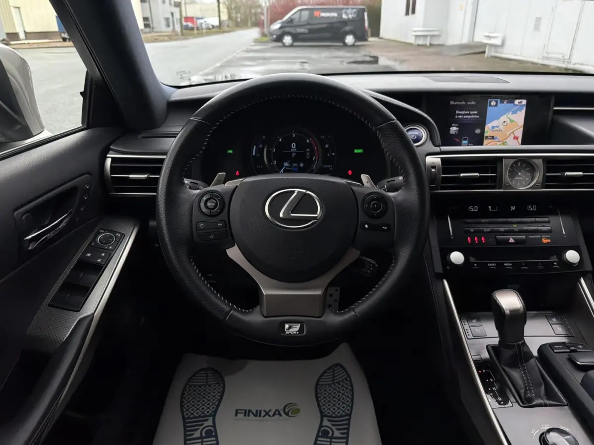 300h F Sport - LEVINSON/NAVI/STOELKOEL/CAMERA/NAP