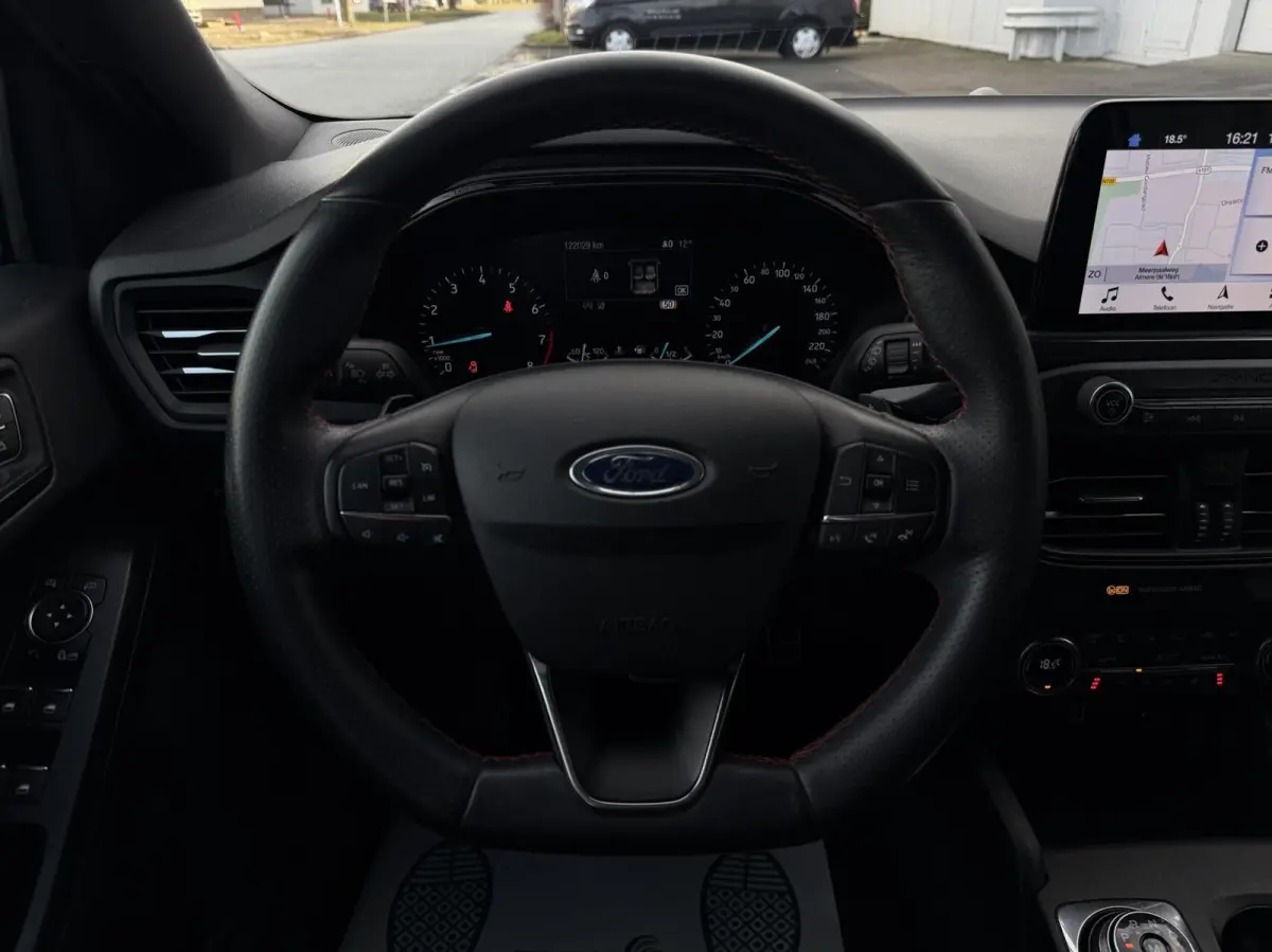 1.0 EcoBoost ST-Line - CARPLAY/CLIMA/CAMERA