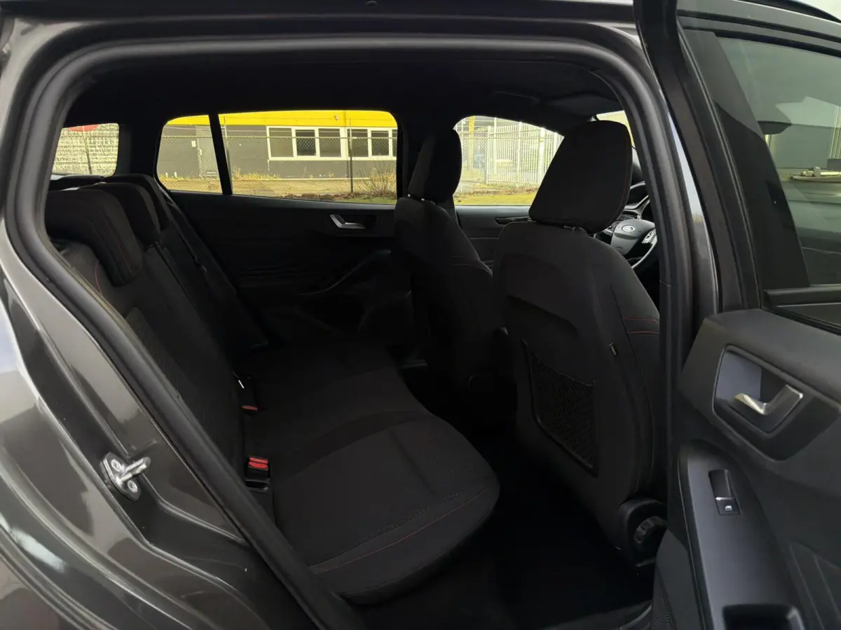 1.0 EcoBoost ST-Line - CARPLAY/CLIMA/CAMERA