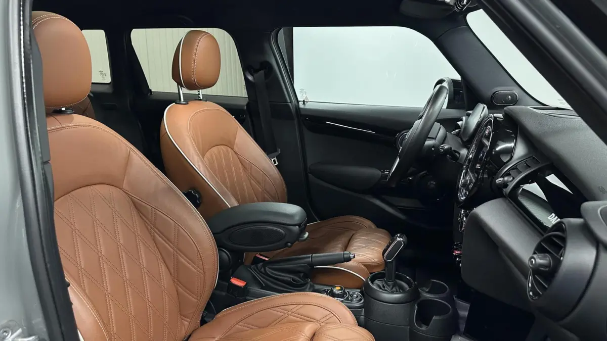 Mini 1.5 Dalston Edition JCW H&K PANO LEER CAMERA CRUISE NAVI CARPLAY.