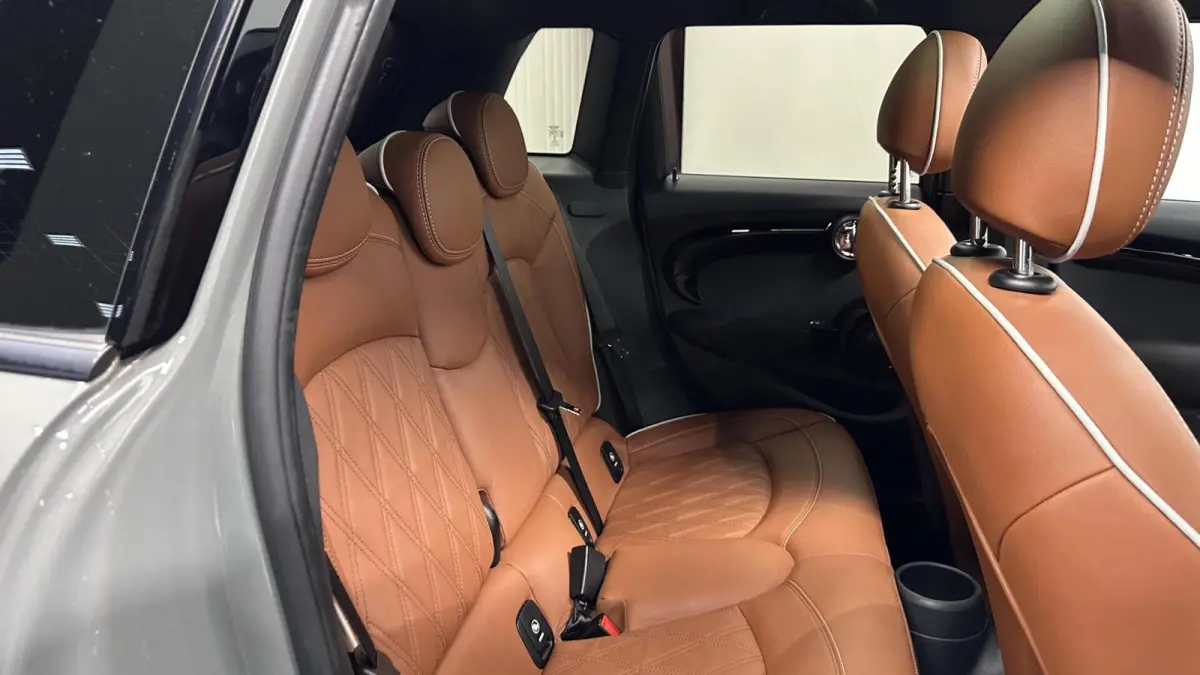 Mini 1.5 Dalston Edition JCW H&K PANO LEER CAMERA CRUISE NAVI CARPLAY.