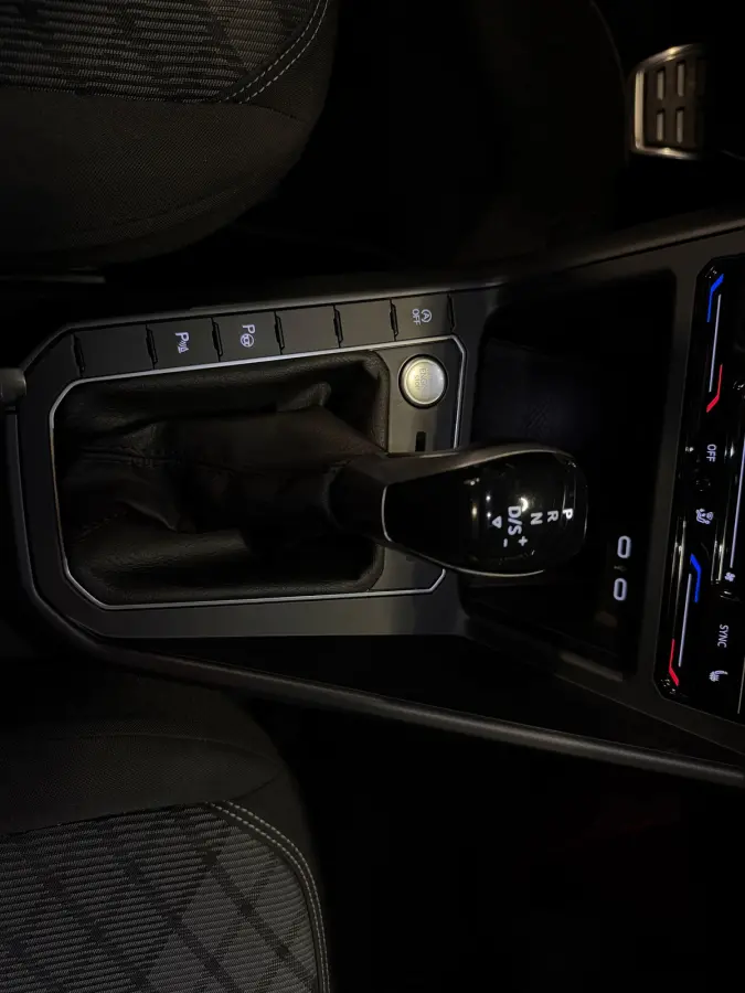 1.0 TSI R-Line Pano|Sfeer|IQ-light|Cam