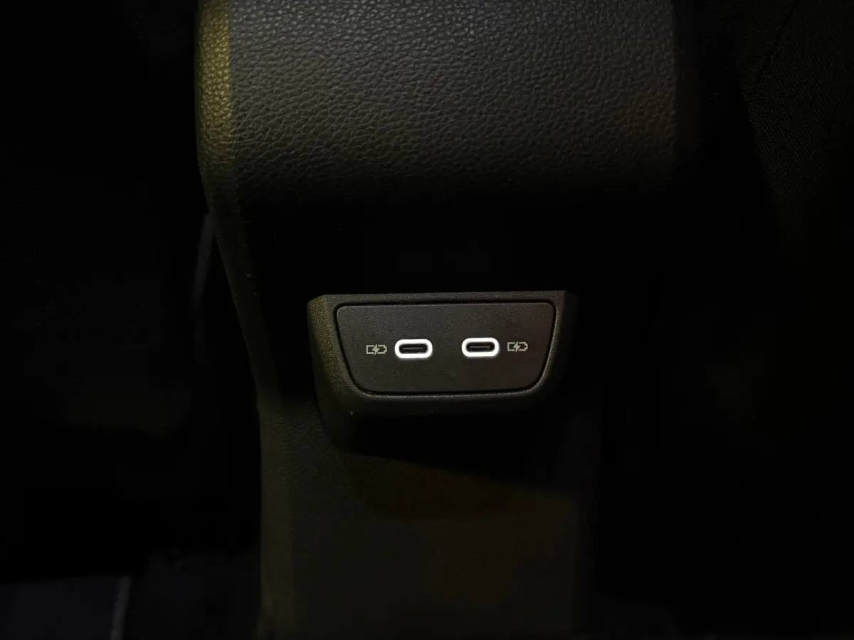 1.0 TSI R-Line Pano|Sfeer|IQ-light|Cam
