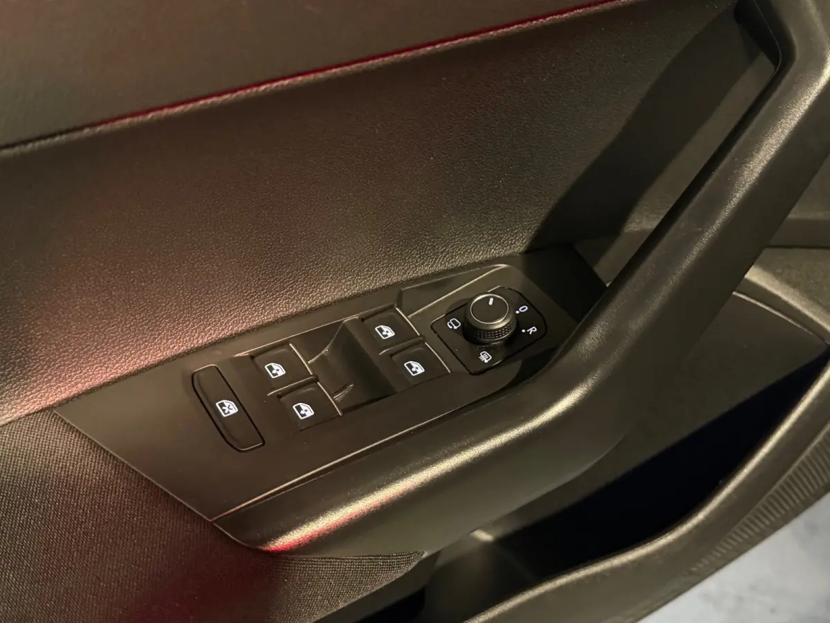 1.0 TSI R-Line Pano|Sfeer|IQ-light|Cam