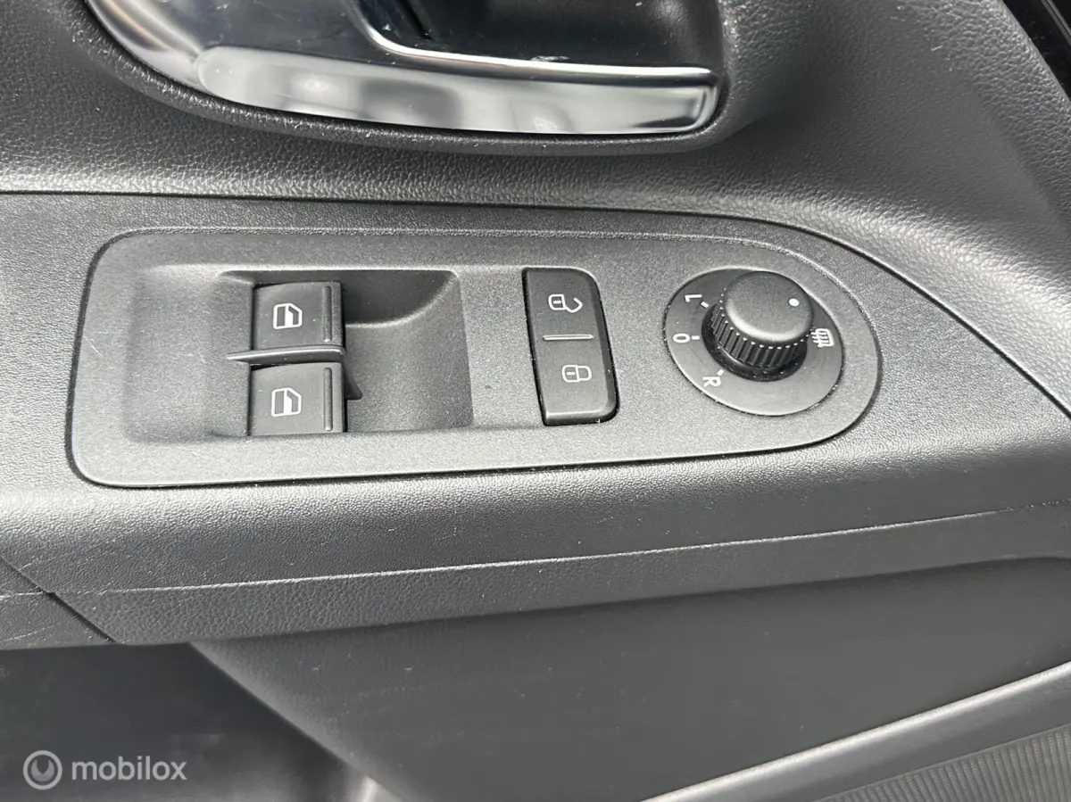 Up! 1.0 BMT move up! AIRCO BLUETOOTH ELEKTRISCH PAKKET ZEER ZUINIG WEINIG KILOMETERS!!