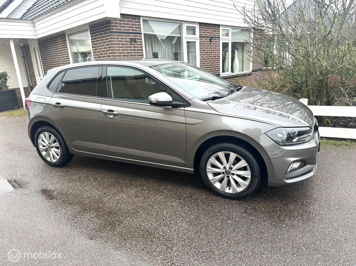 1.0 TSI Highline DSG AUTOMAAT FACELIFT MODEL SFEERVERLICHTING ACHTERUITRIJ CAMERA STOELVERWARMING CLIMATE CONTROLE NETTE AUTO!!