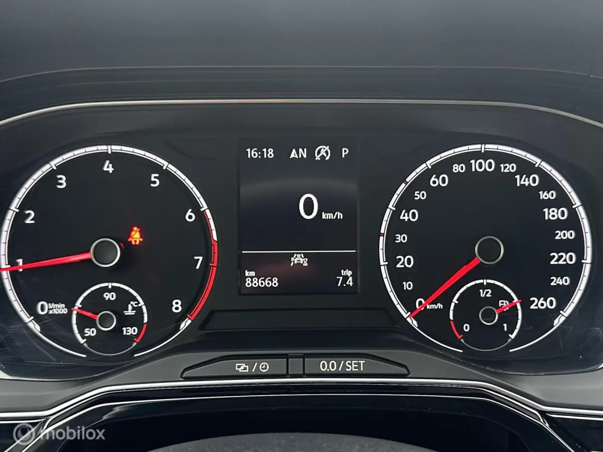 1.0 TSI Highline DSG AUTOMAAT FACELIFT MODEL SFEERVERLICHTING ACHTERUITRIJ CAMERA STOELVERWARMING CLIMATE CONTROLE NETTE AUTO!!