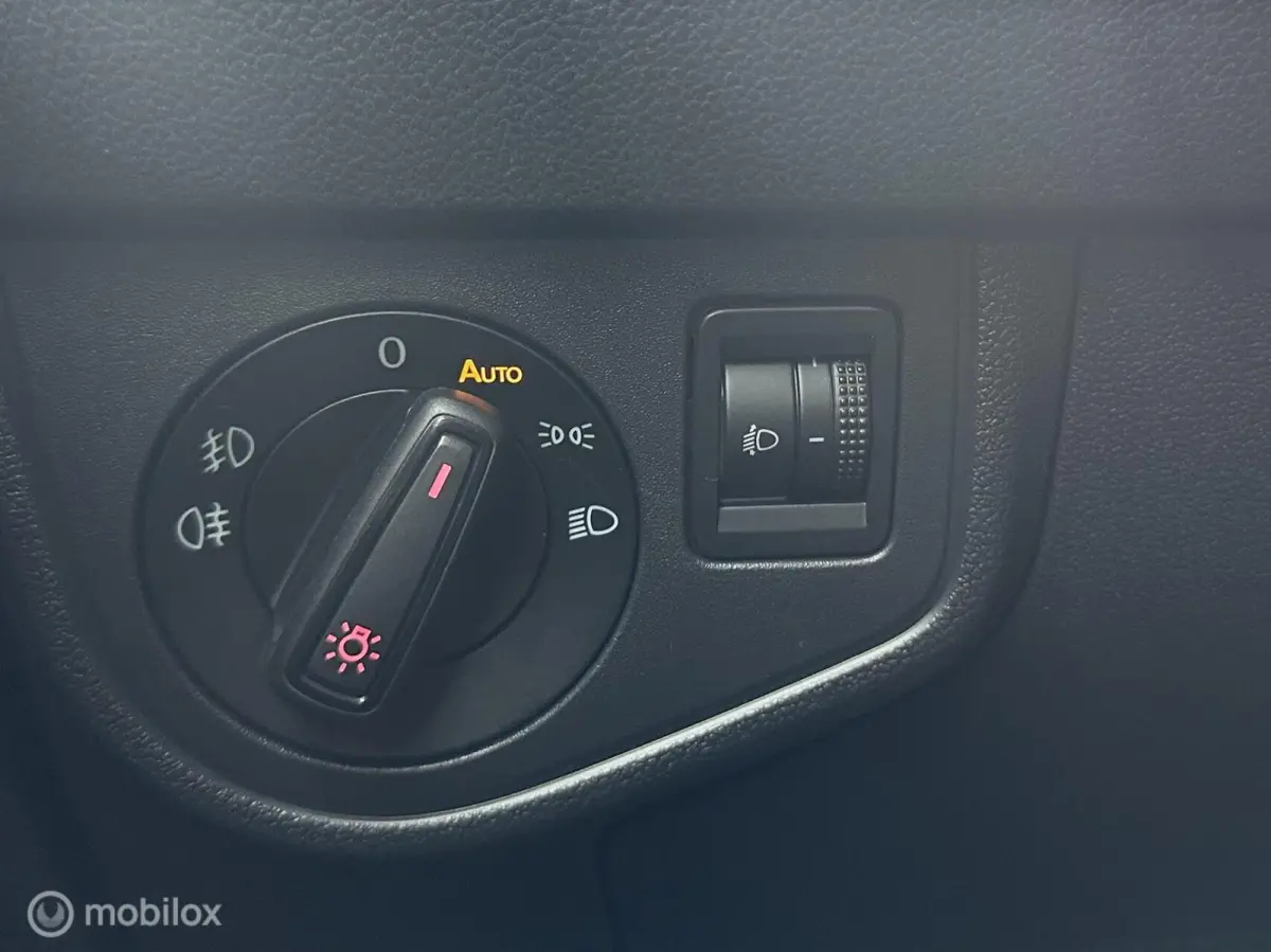 1.0 TSI Highline DSG AUTOMAAT FACELIFT MODEL SFEERVERLICHTING ACHTERUITRIJ CAMERA STOELVERWARMING CLIMATE CONTROLE NETTE AUTO!!