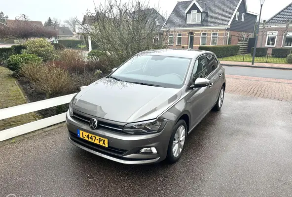 1.0 TSI Highline DSG AUTOMAAT FACELIFT MODEL SFEERVERLICHTING ACHTERUITRIJ CAMERA STOELVERWARMING CLIMATE CONTROLE NETTE AUTO!!