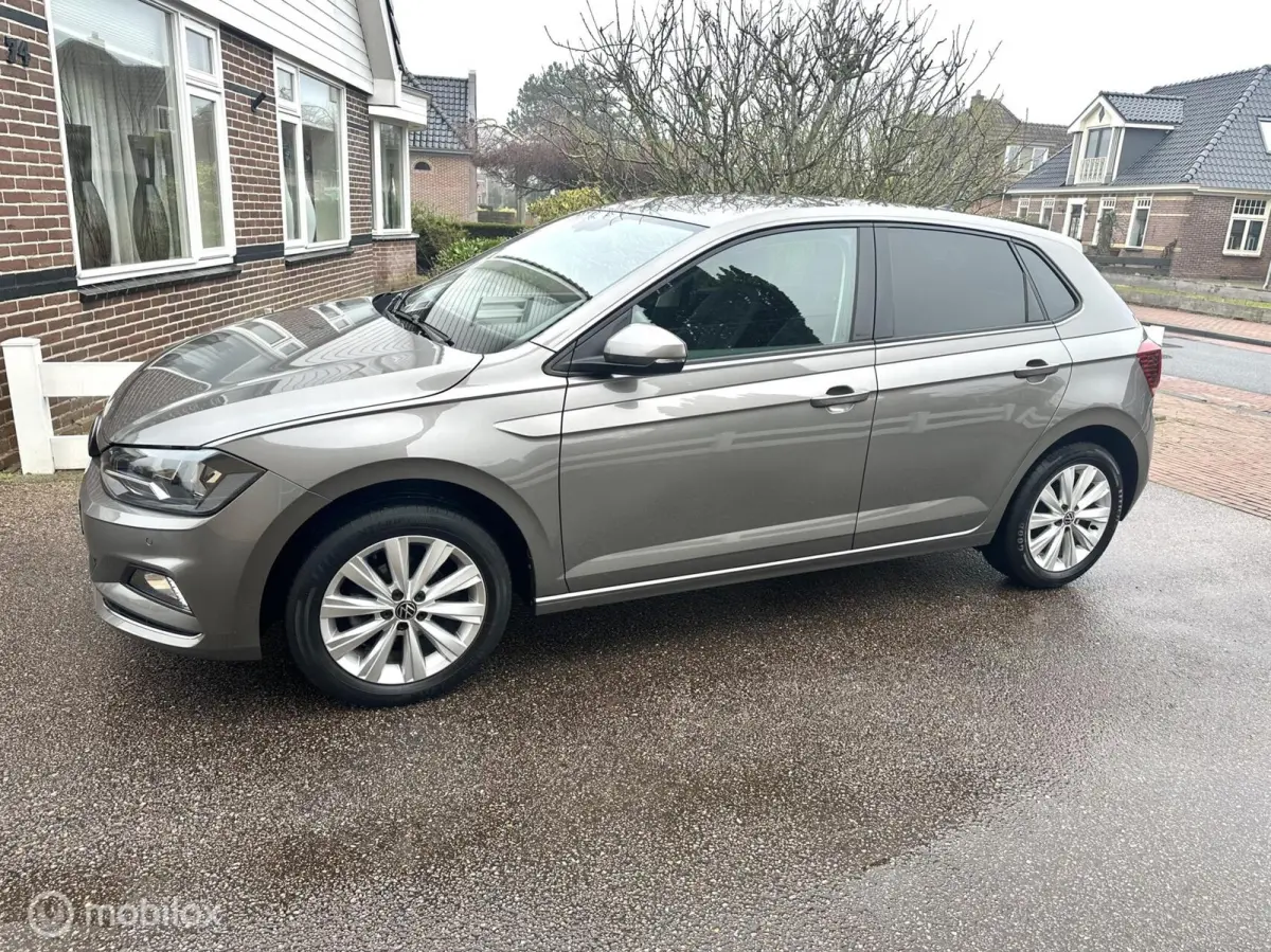 1.0 TSI Highline DSG AUTOMAAT FACELIFT MODEL SFEERVERLICHTING ACHTERUITRIJ CAMERA STOELVERWARMING CLIMATE CONTROLE NETTE AUTO!!