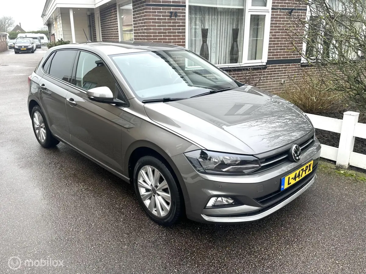 1.0 TSI Highline DSG AUTOMAAT FACELIFT MODEL SFEERVERLICHTING ACHTERUITRIJ CAMERA STOELVERWARMING CLIMATE CONTROLE NETTE AUTO!!