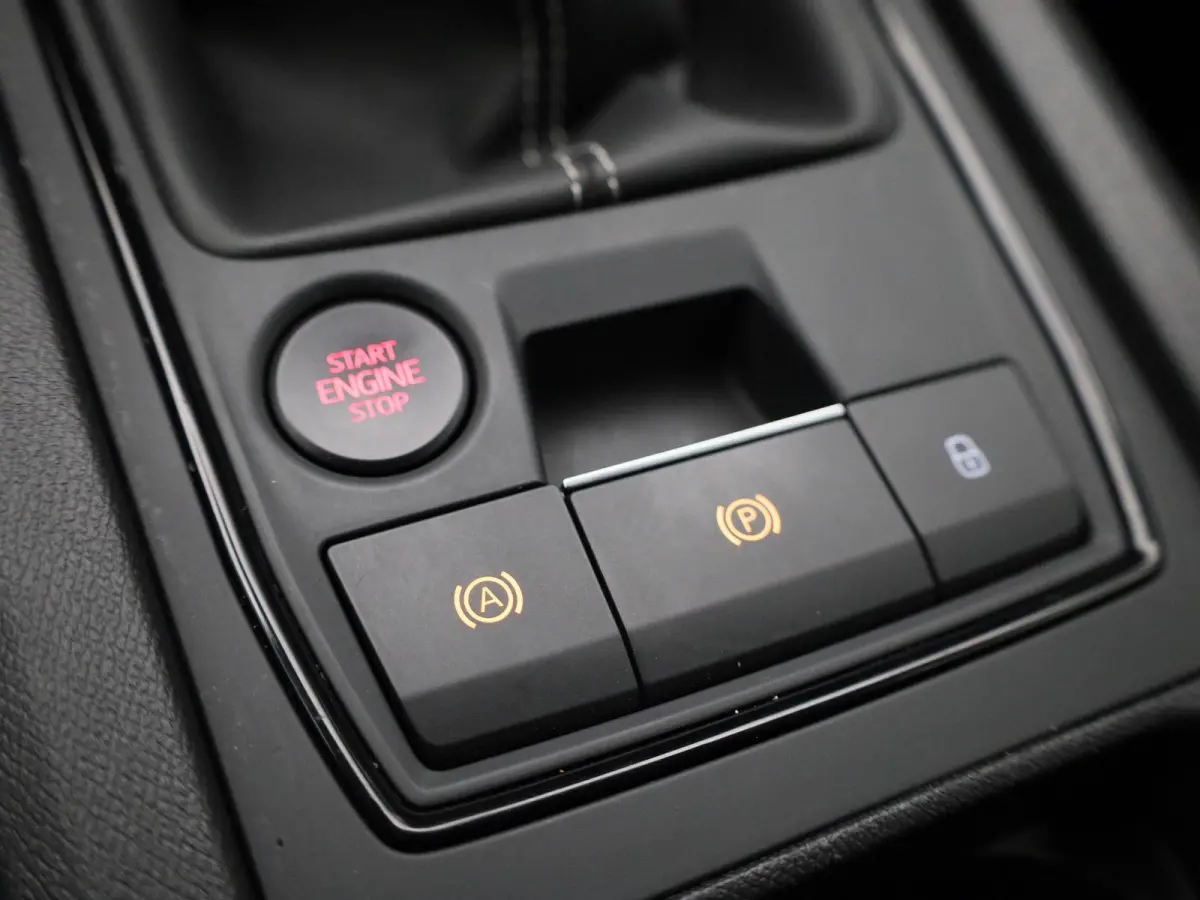 1.0 TSI Reference | LED | CLIMATE CONTROL | APPLE CARPLAY / ANDROID AUTO
