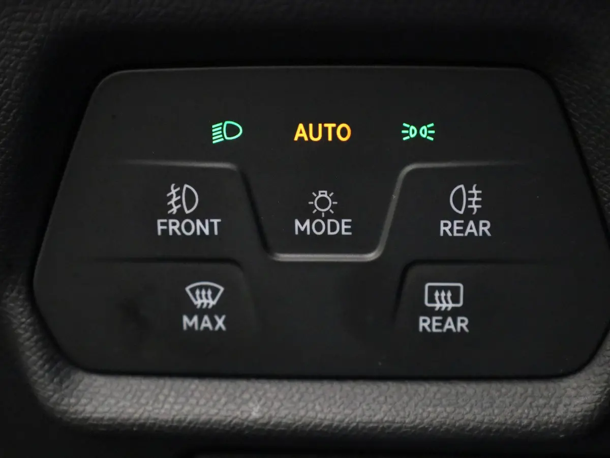 1.0 TSI Reference | LED | CLIMATE CONTROL | APPLE CARPLAY / ANDROID AUTO