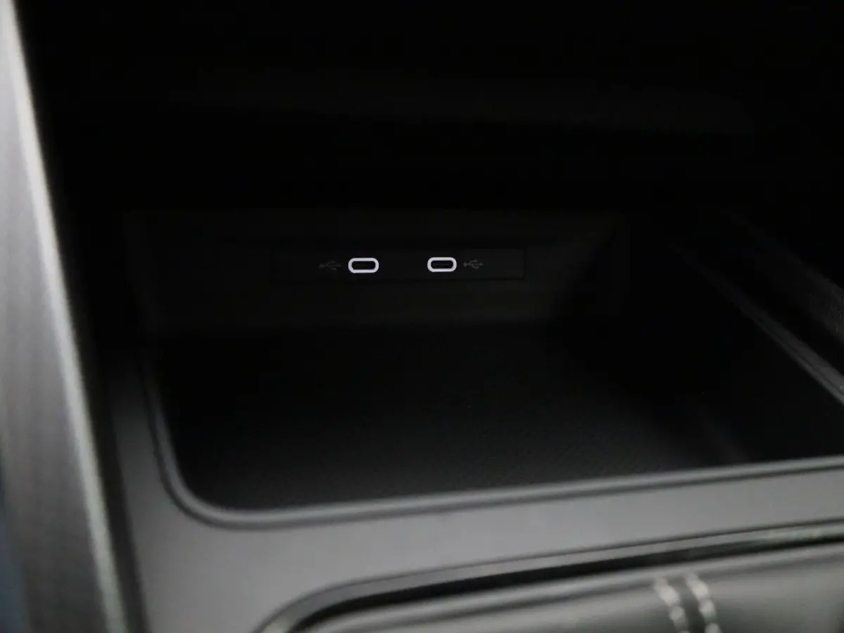 1.0 TSI Reference | LED | CLIMATE CONTROL | APPLE CARPLAY / ANDROID AUTO