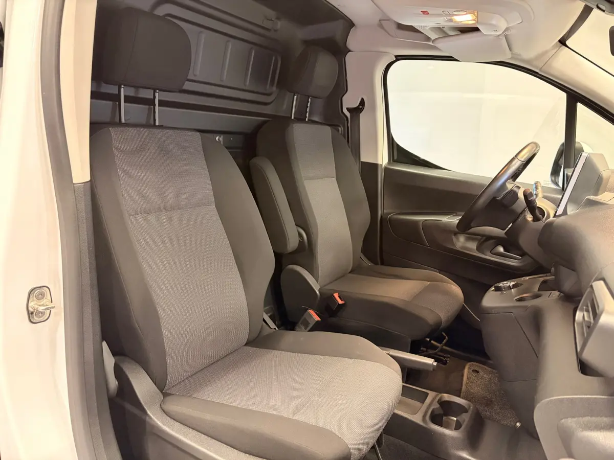1.5D L1H1 Edition AUTOMAAT | SCHUIFDEUR | CRUISE | NAVI |