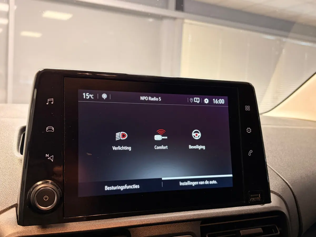 1.5D L1H1 Edition AUTOMAAT | SCHUIFDEUR | CRUISE | NAVI |