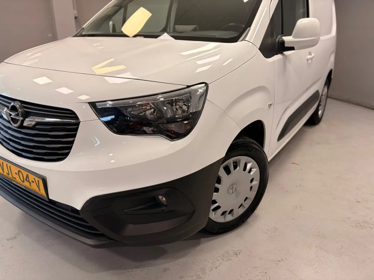 1.5D L1H1 Edition AUTOMAAT | SCHUIFDEUR | CRUISE | NAVI |