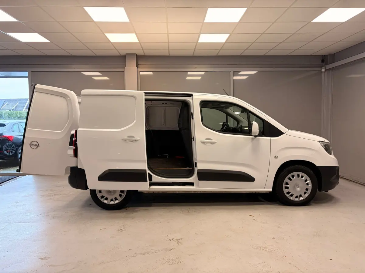 1.5D L1H1 Edition AUTOMAAT | SCHUIFDEUR | CRUISE | NAVI |