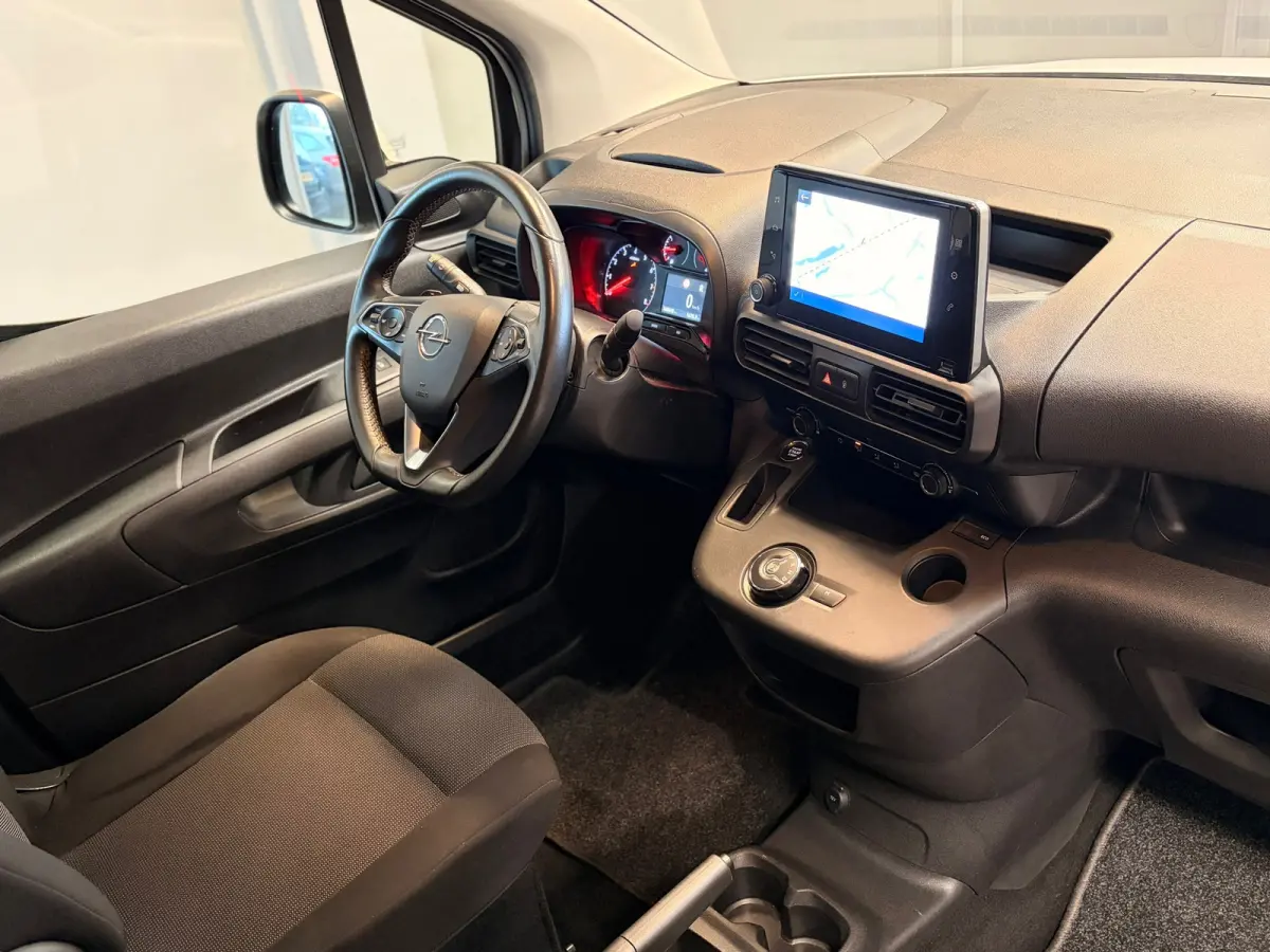 1.5D L1H1 Edition AUTOMAAT | SCHUIFDEUR | CRUISE | NAVI |