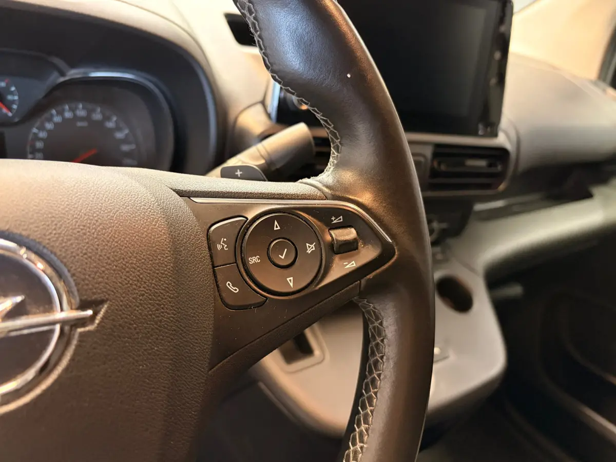 1.5D L1H1 Edition AUTOMAAT | SCHUIFDEUR | CRUISE | NAVI |
