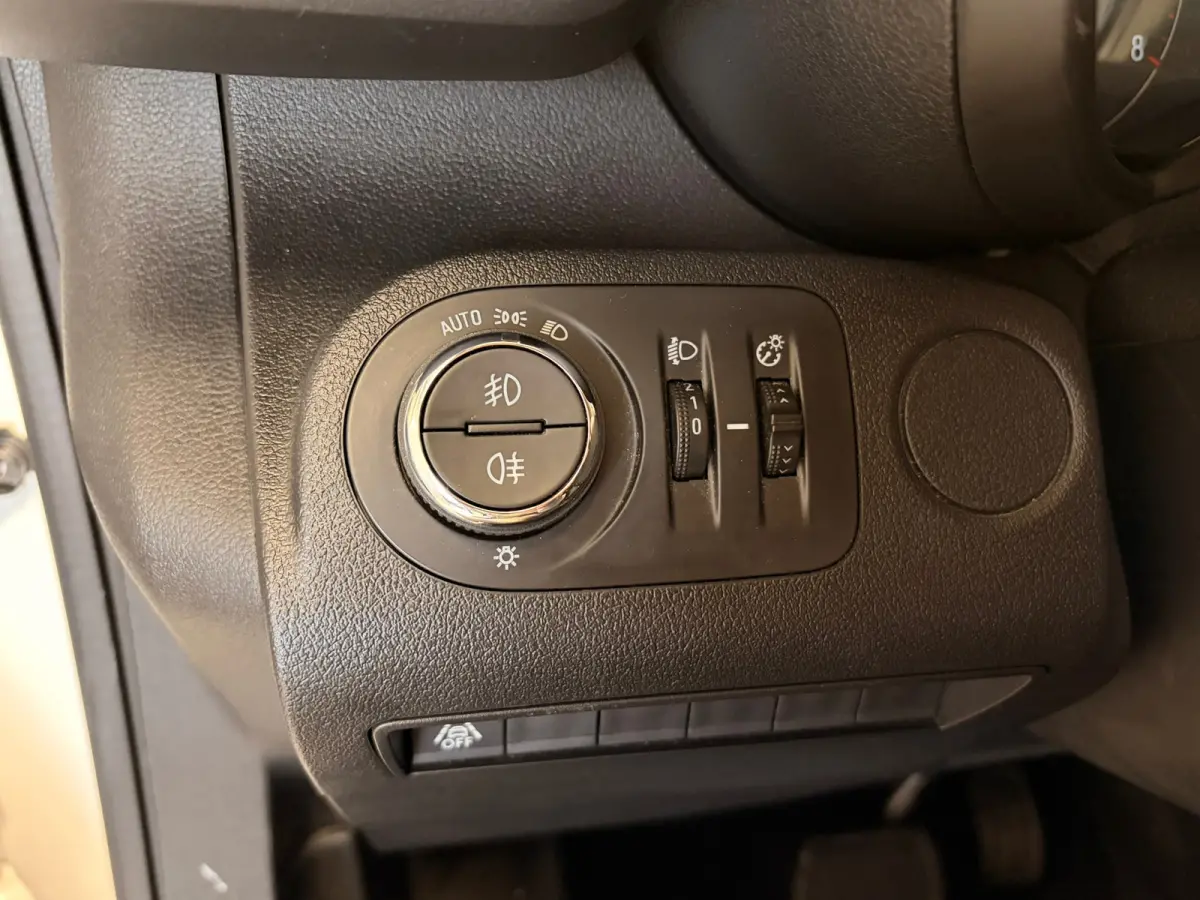1.5D L1H1 Edition AUTOMAAT | SCHUIFDEUR | CRUISE | NAVI |