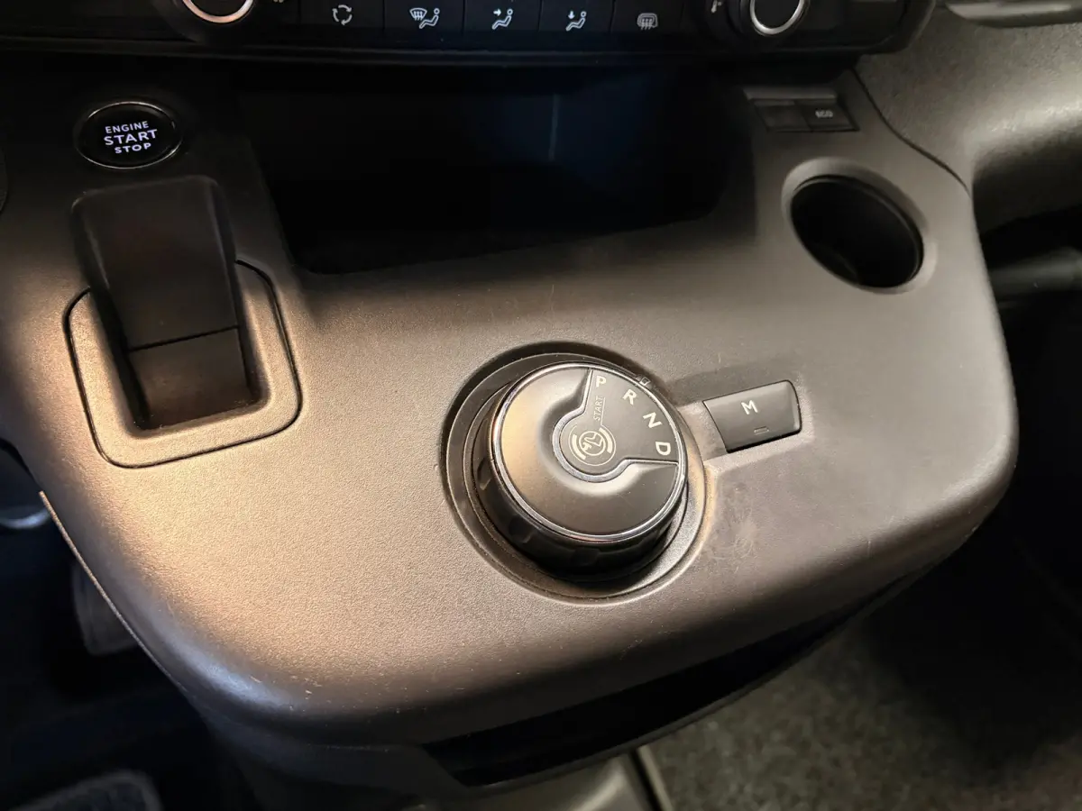 1.5D L1H1 Edition AUTOMAAT | SCHUIFDEUR | CRUISE | NAVI |
