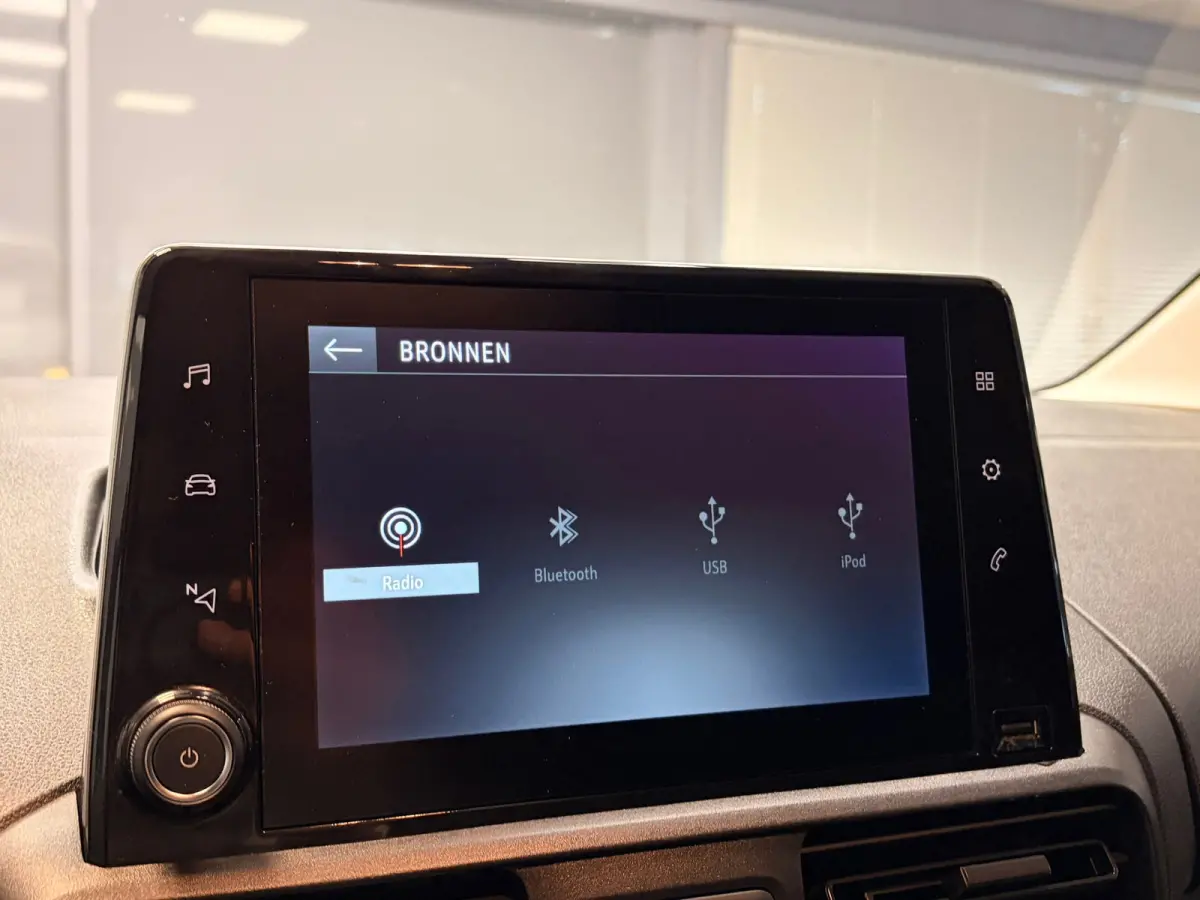 1.5D L1H1 Edition AUTOMAAT | SCHUIFDEUR | CRUISE | NAVI |