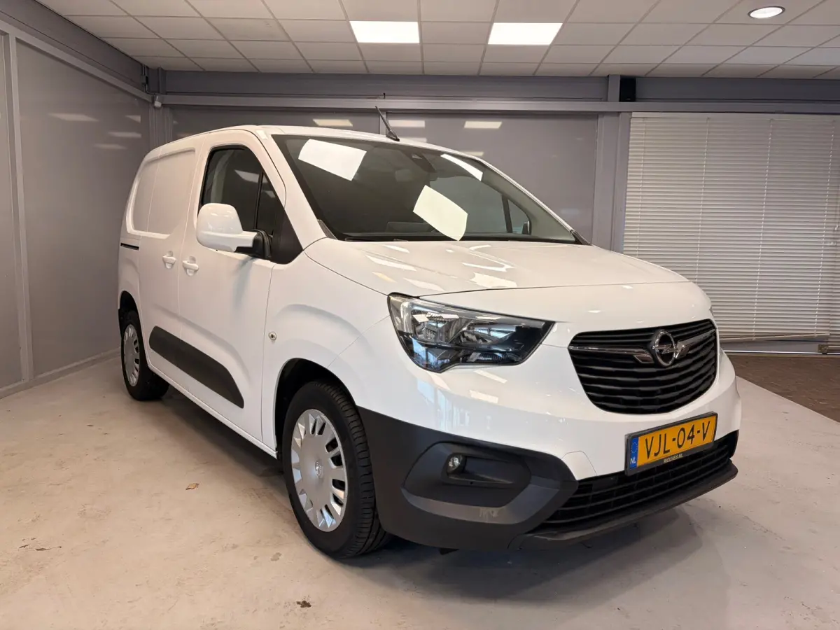 1.5D L1H1 Edition AUTOMAAT | SCHUIFDEUR | CRUISE | NAVI |