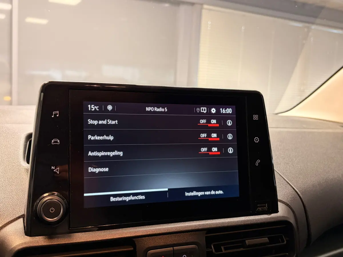 1.5D L1H1 Edition AUTOMAAT | SCHUIFDEUR | CRUISE | NAVI |