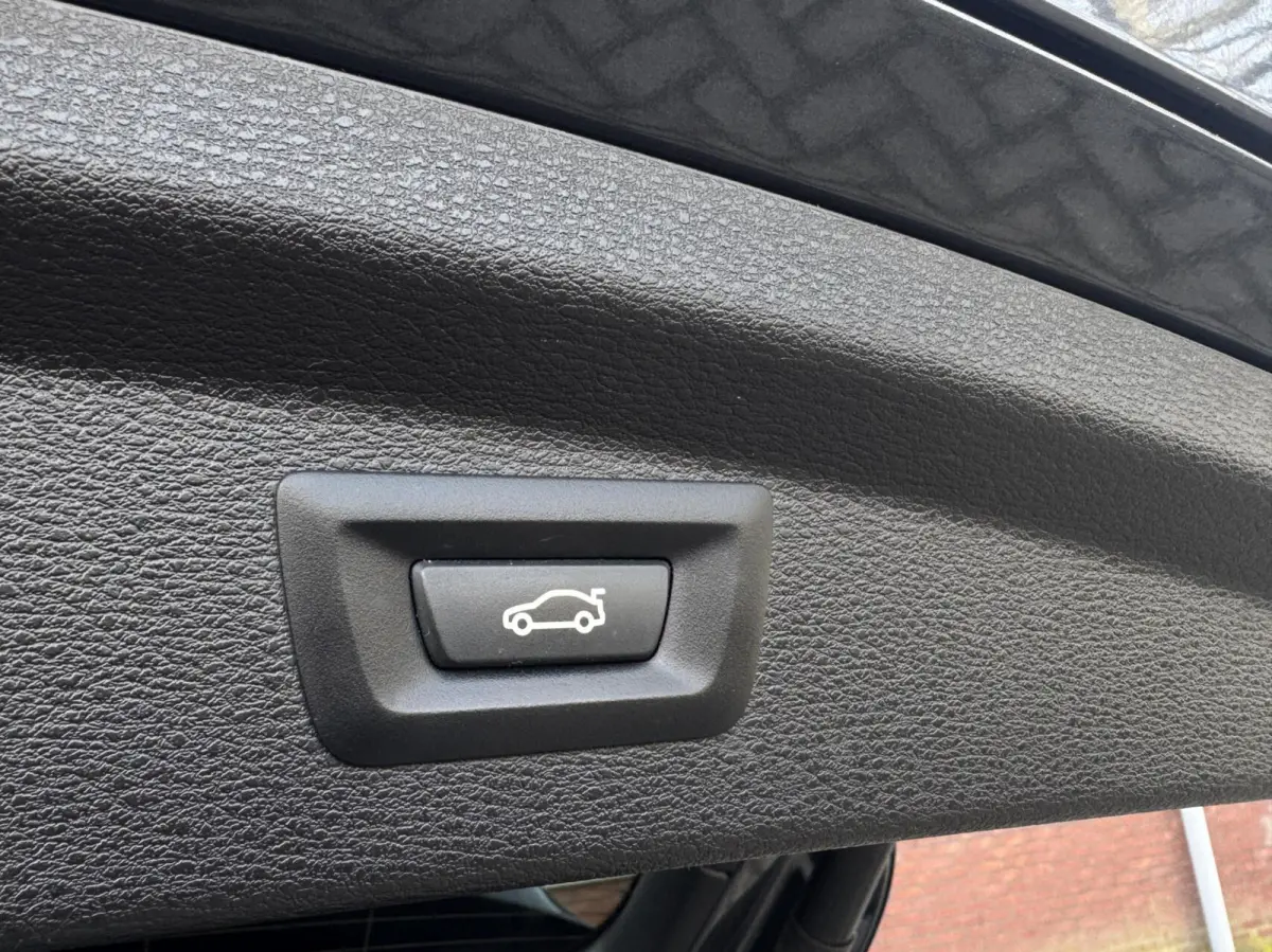 sDrive20i High Executive M Sport 192pk|Pano|Head-Up|Alcantara|Automaat|