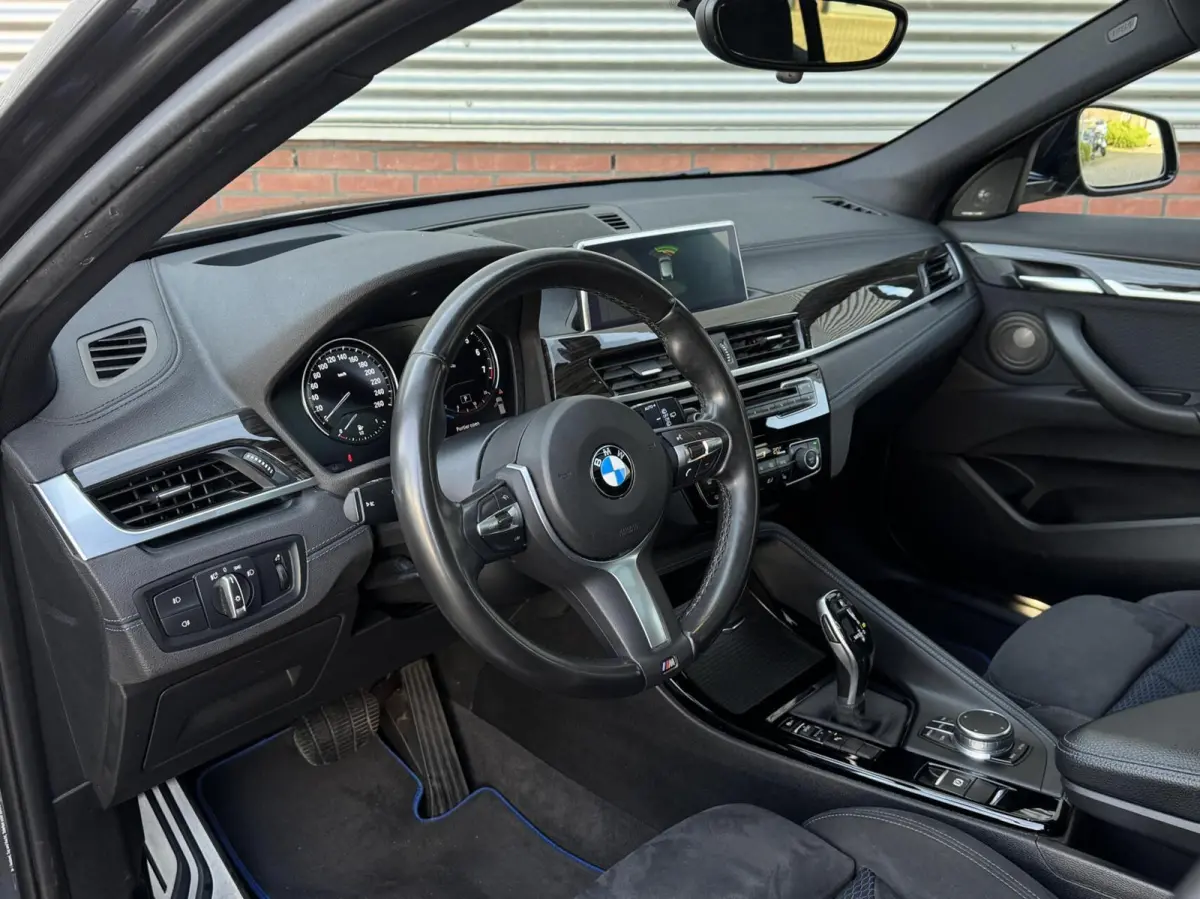 sDrive20i High Executive M Sport 192pk|Pano|Head-Up|Alcantara|Automaat|
