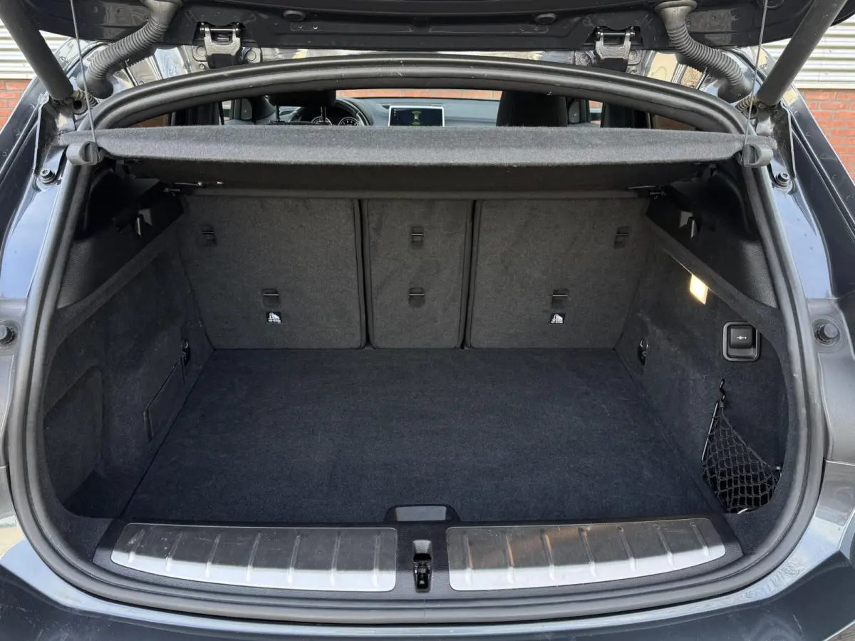 sDrive20i High Executive M Sport 192pk|Pano|Head-Up|Alcantara|Automaat|