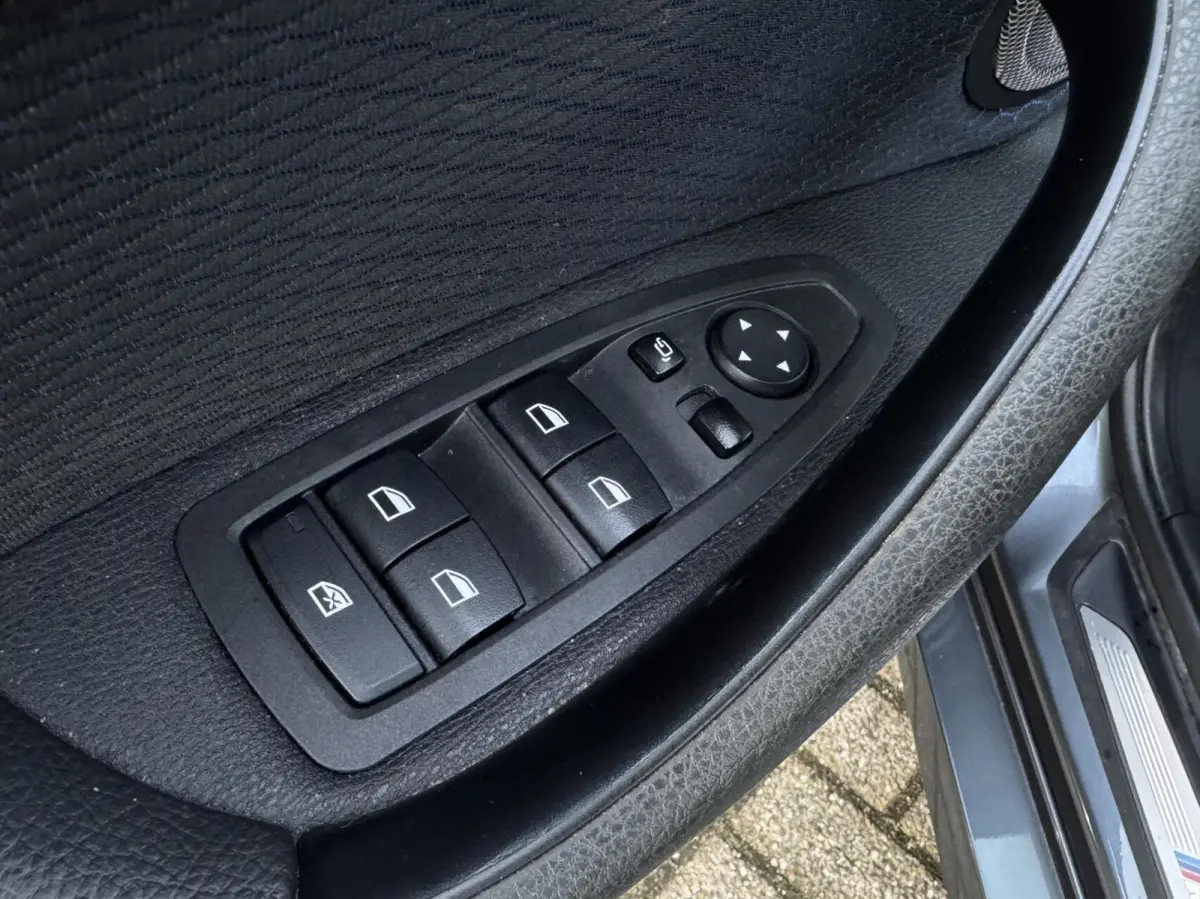 sDrive20i High Executive M Sport 192pk|Pano|Head-Up|Alcantara|Automaat|