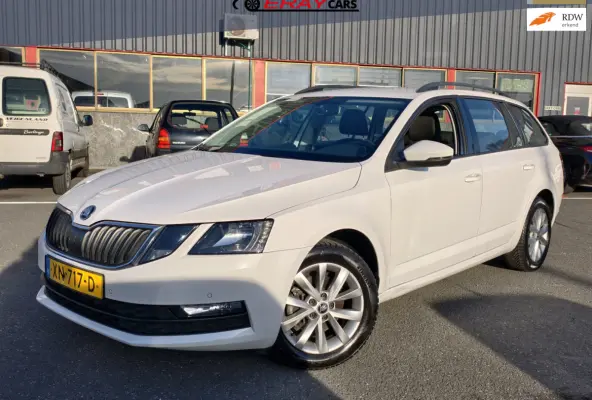 1.0 TSI Greentech Ambition Business / DSG AUTOMAAT / NAP / CAMERA / NAVI / SP VLG /