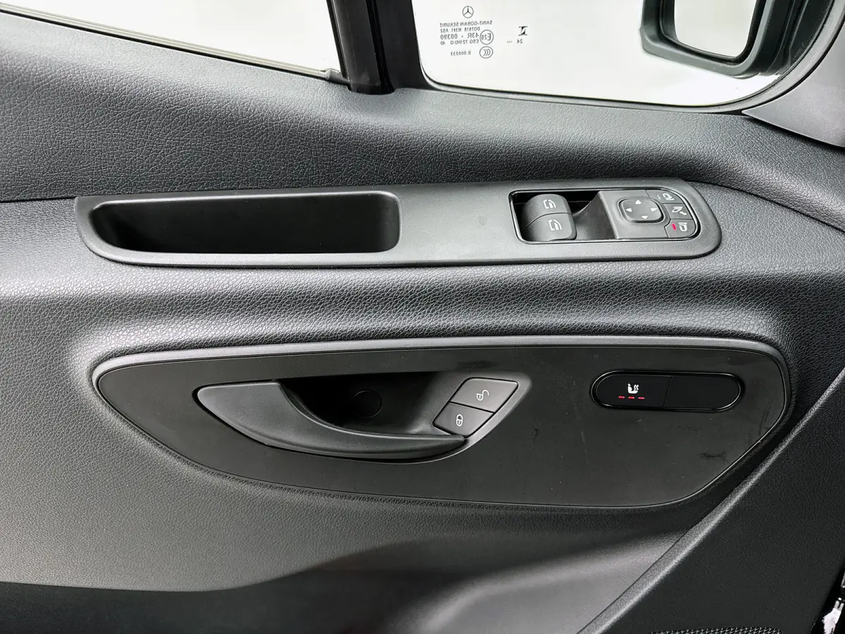 319 1.9 CDI L2H2 Pro Navigatie Parkeerpakket Stoelverwarming Trekhaak Led high performance