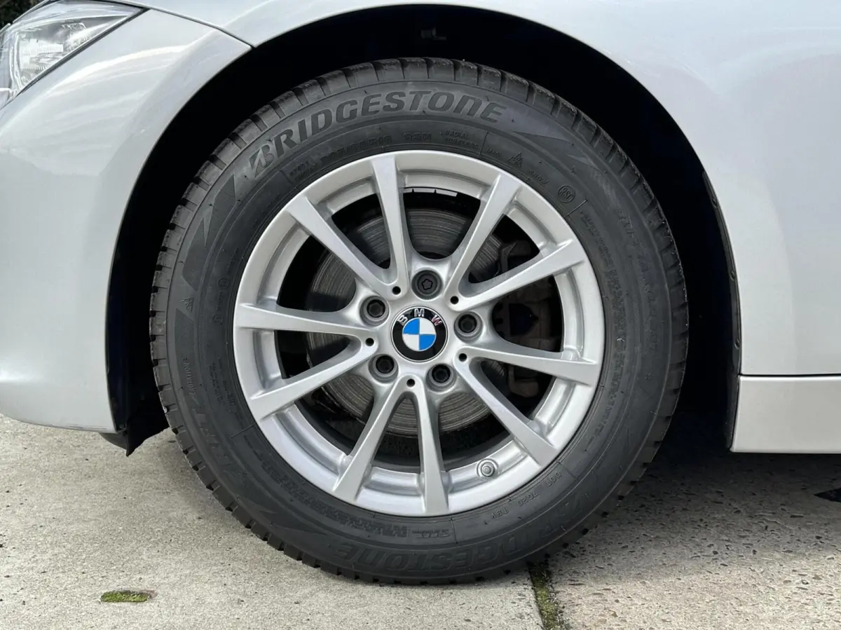 320i Executive