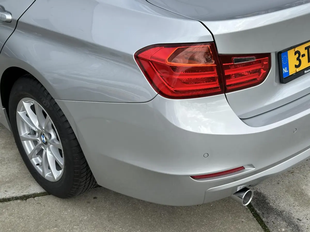 320i Executive